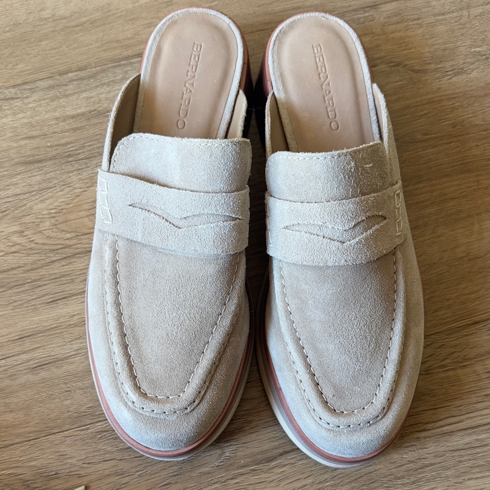 Bernardo Men's Cream Suede Slip-On mule Loafers